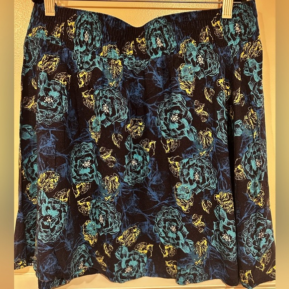 Floral Blue Skirt - Picture 2 of 4